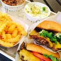 シェイクシャック 外苑いちょう並木店 （SHAKE SHACK）の写真・動画_image_295585