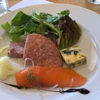 水辺のＨＯＴＥＬ 小さな白い花の写真・動画_image_318640