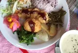 カフェ＆ギャラリー「月の山」