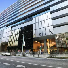 【GINZA SIXの楽しみ方完全ガイド】限定アートも見逃せない！銀座最大級のラグジュアリーモール