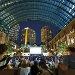 恵比寿で大人のピクニック!「YEBISU GARDEN PICNIC」で映画上映会やライブを開催