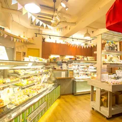 西洋菓子カトル･フィユ本店
