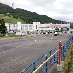 苗場日帰り駐車場 入口料金場