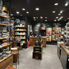 LUSH 京都 The CUBE店