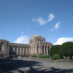 聖徳記念絵画館前広場