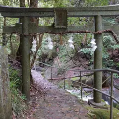 龍鎮神社