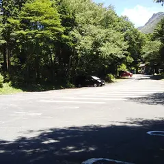 箱根・湖尻林間駐車場