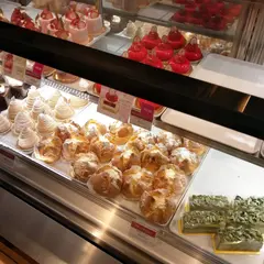 アンリ・シャルパンティエ 新宿伊勢丹店