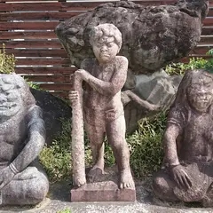 魏石鬼八面大王の像