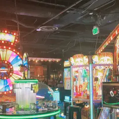 ラッキー ストライク ソーシャル ホノルル