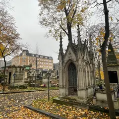 モンマルトル墓地