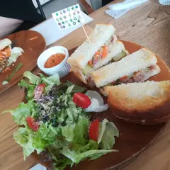 GALLERY COOCA&CAFE