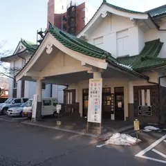 諏訪市美術館