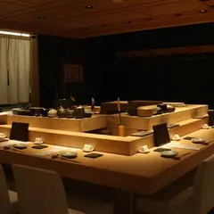 鮨 たくま
