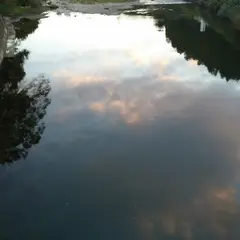 霊屋下