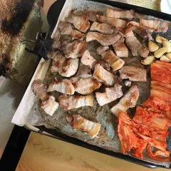 おいしい三枚肉/マシンヌンサムギョプサル/맛있는삼겹살