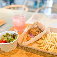 CLANN BY THE RIVER （【旧店名】PITMANS） 