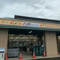 周ちゃん広場（産直市場）