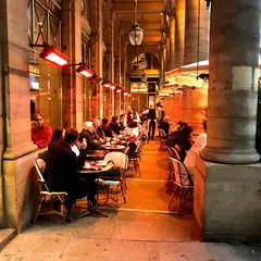 Café Le Nemours
