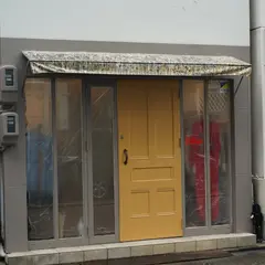 YELLOW vintage store