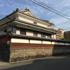 まるで一国一城の主 佐藤邸