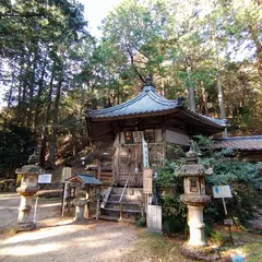 尾高観音