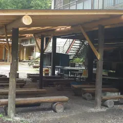 境渓谷キャンプつり堀場