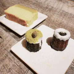 お芋とカヌレオミツカフェ心斎橋