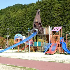 中木庭ダム湖畔公園やまびこ広場