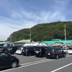 保田漁港駐車場