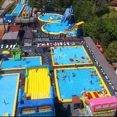 Kid's Paradise, est ouvert