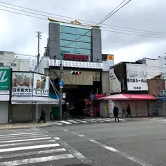 〒542-0073 大阪府大阪市中央区日本橋１丁目１８