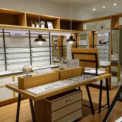 JINS グランフロント大阪店