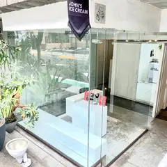 JOHN’S ICE CREAM