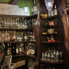 Bar B&F