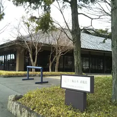 (株)三輪山本 直販店