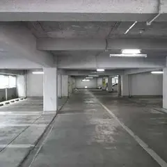 大宮ガレージ駐車場