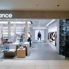 ニューバランスニュウマン新宿店