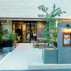 ココフラットカフェ本町