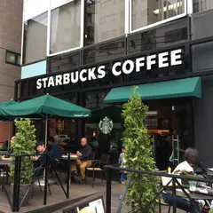 スターバックスコーヒー南青山骨董通り店（STARBUCKS COFFEE）