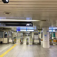 ファミリーマート 西梅田店