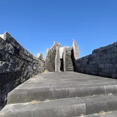 光と風と波の塔
