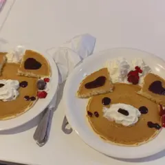 大人なのに女児服着てるカフェ