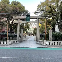 難波八坂神社南門鳥居