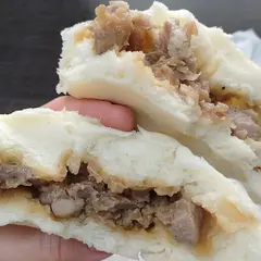 豚饅 よしの