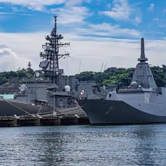 軍港めぐり (浮き桟橋と橋)