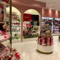ココカラファイン 東京新宿三丁目店