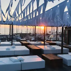 アンダー ザ パルモ 葉山マリーナ Under the palmo hayama marina