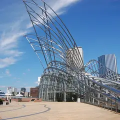 国立国際美術館