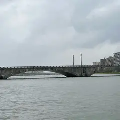 萬代橋
